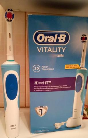 Электрическая зубная щетка Braun Oral-B Vitality