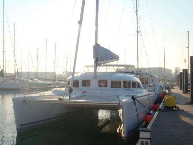 АРЕНДА ЛОДОК И ЯХТ ДЛЯ ПУТЕШЕСТВИЙ Rentalyachts.co