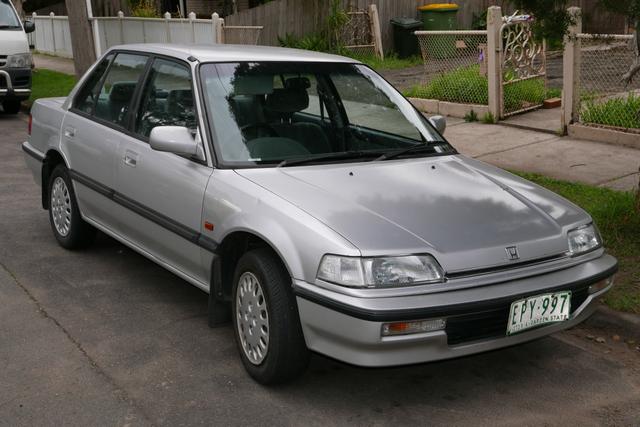 Автомобиль Honda Civic IV, 1991 г.