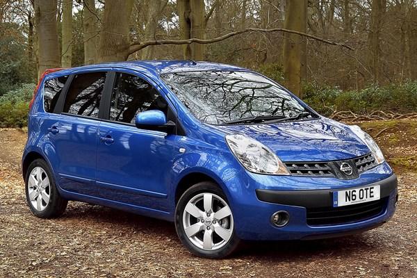 Автомобиль Nissan Note хэтчбек, 2013 г.