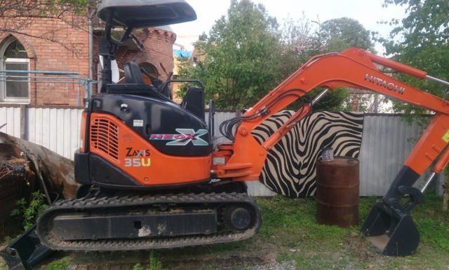 Экскаватор Hitachi ZX35