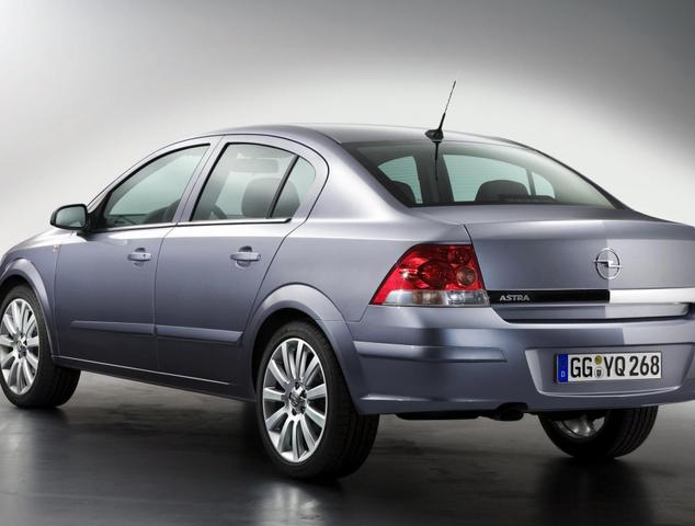Автомобиль Opel Astra H, 2011 г.