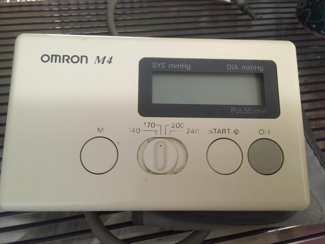 Тонометр Omron M4