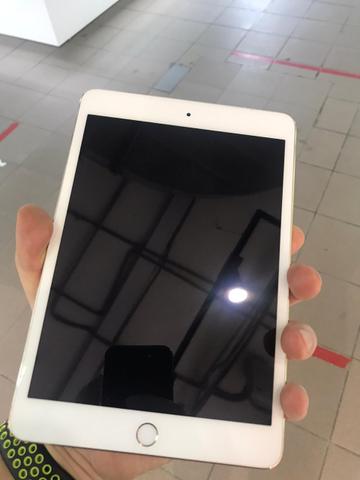 Планшет Apple iPad mini 3