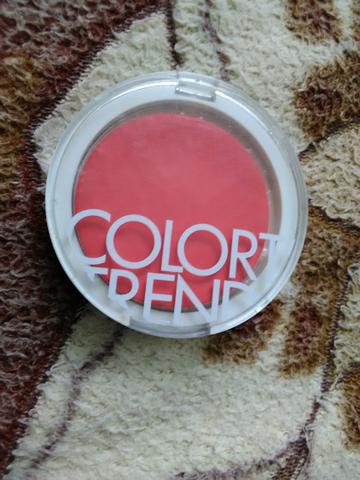 Пудра для лица Avon COLORTREND