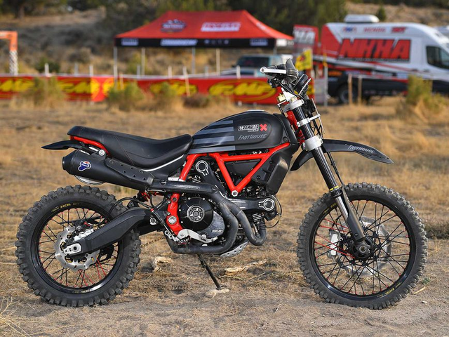 Мотоцикл DUCATI SCRAMBLER DESERT SLED