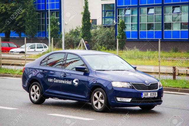 Автомобиль Skoda Rapid, 2014 г.
