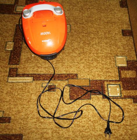 Пылесос MIDEA VCB33A3