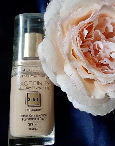 Тональный крем Max Factor Facefinity 3 в 1 SPF20