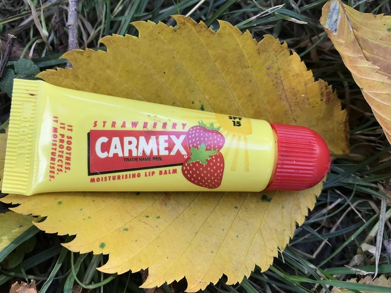 Крутой, доступный и универсальный. обожаю Carmex!
