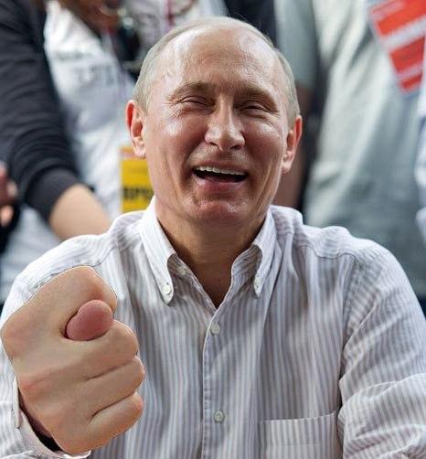 Отличный телефон, уже год им пользуюсь, и не разу не пожалел
