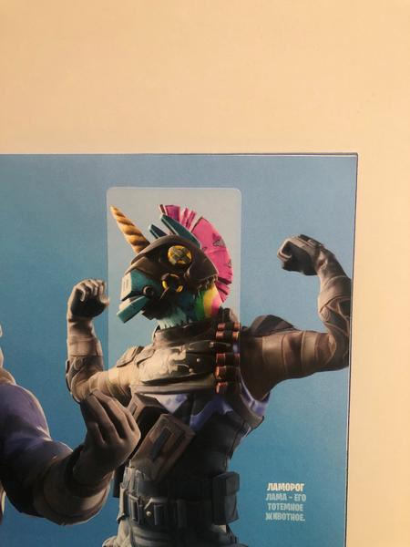 Коллекционный альбом про игру Fortnite — Black Frame Series.