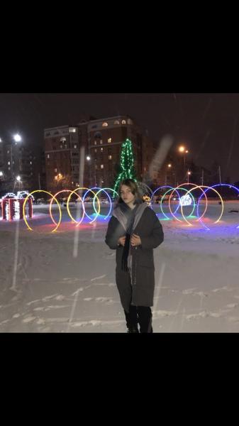 Пользуюсь уже этим айфон как 2 года очень классно работает е