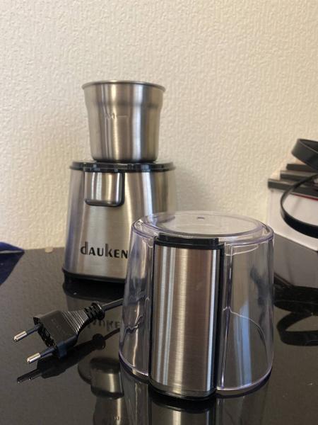 Отличная маленькая кофемолочка от DAUKEN