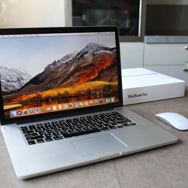 Очень хороший Apple MacBook для работы и повседневных дел.