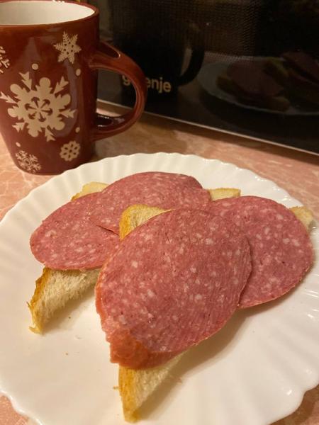 Вкусный царский сервелат