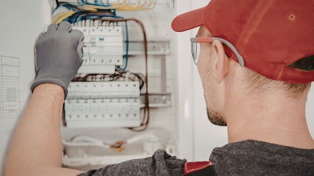 Finding Reliable Electricians in London What Property Owners Should Know (3).jpeg