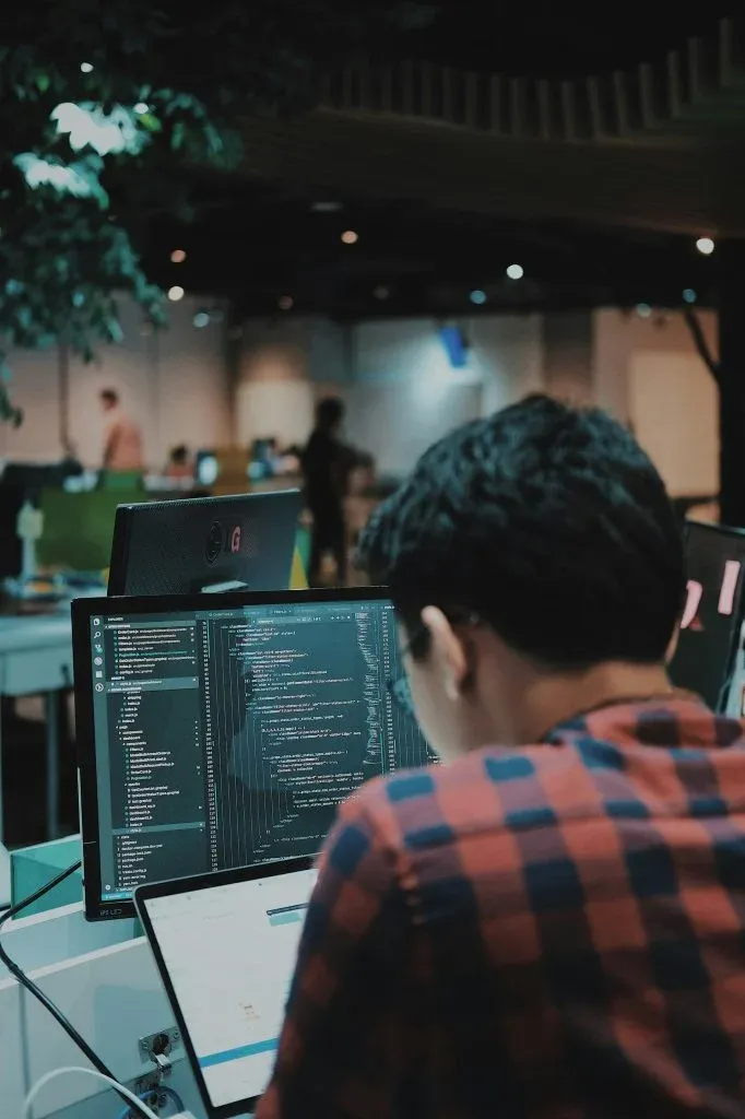 How Businesses Maintain Data Security While Meeting Compliance Goals 2 scaled 1 682x1024 1af9c1e21f