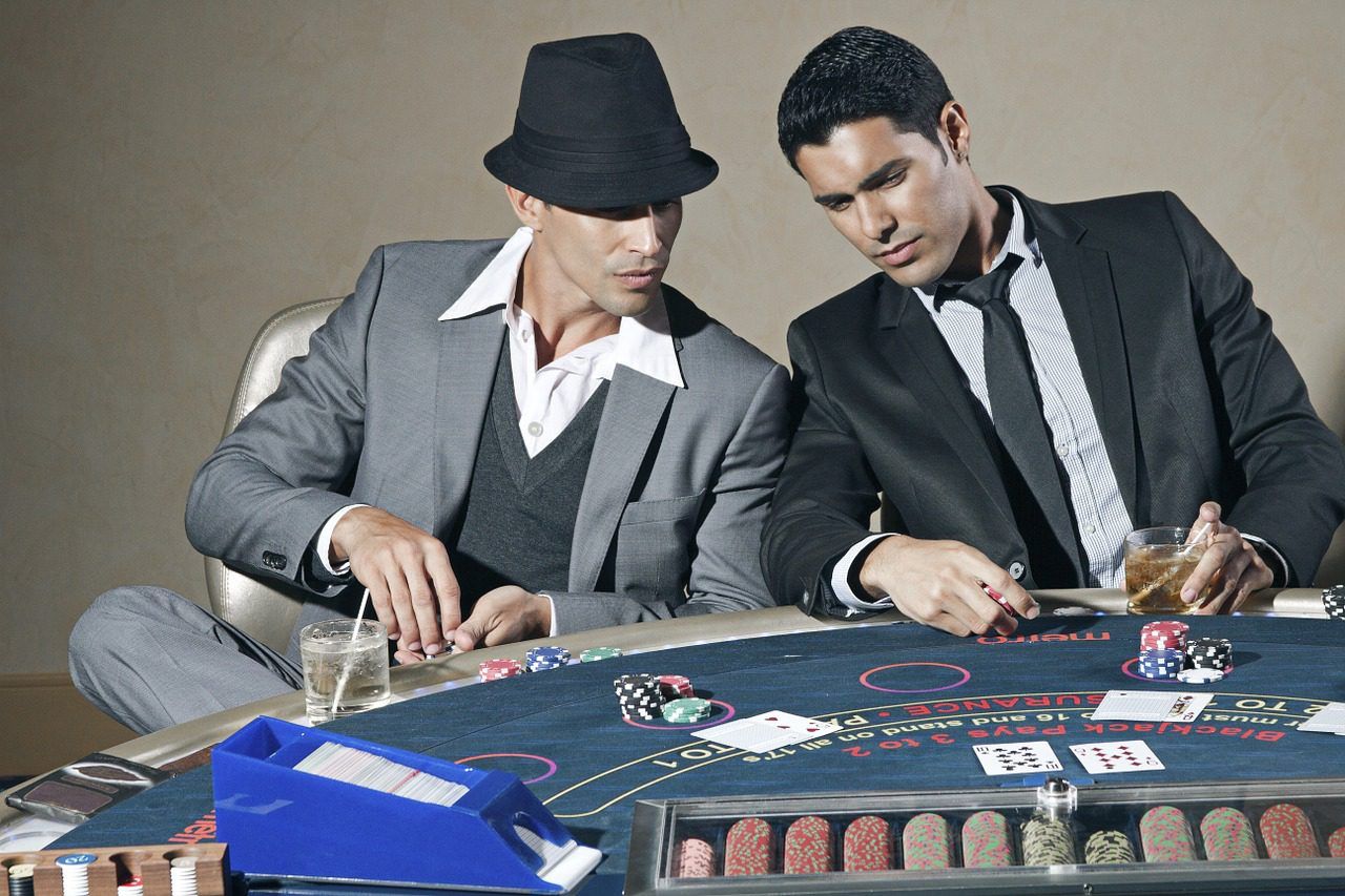 What to Wear to a Poker Game in 2022