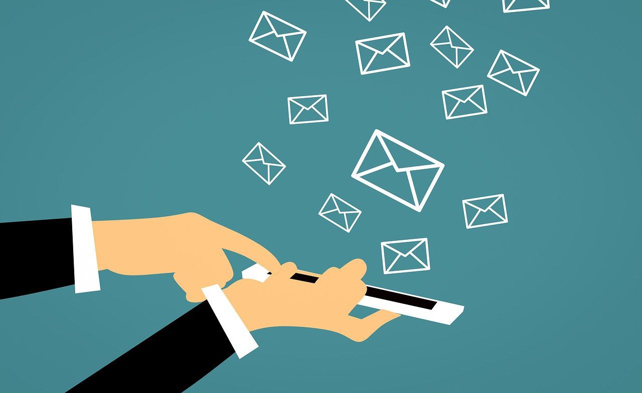 How Fashion Companies Can Utilize SMS Technologies to Advance Their Business