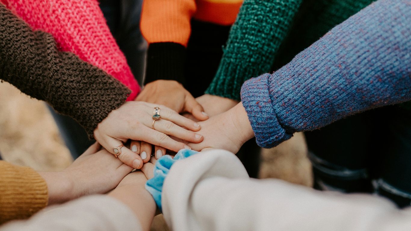 Community engagement through targeted content