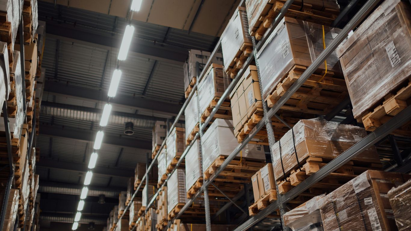 Modern software interfaces improving warehouse data visibility