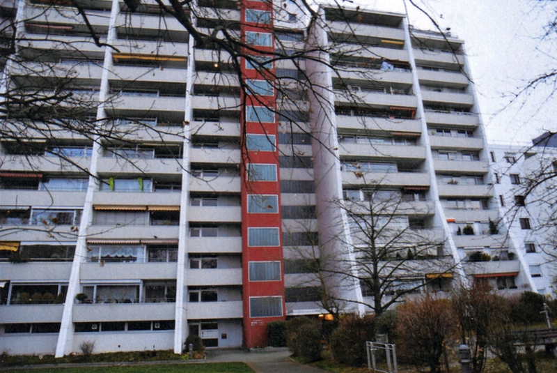 Außenansicht vorne — Mehrfamilienhaus in Stuttgart-Freiberg, Max-Brod-Weg 14