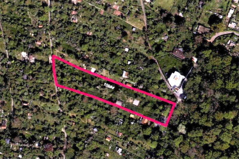 Luftbild eines land- und forstwirtschaftlich genutzten Grundstücks in Stuttgart-Ost, Auf der Heide, 70186, mit markierter Fläche von 1098 m²
