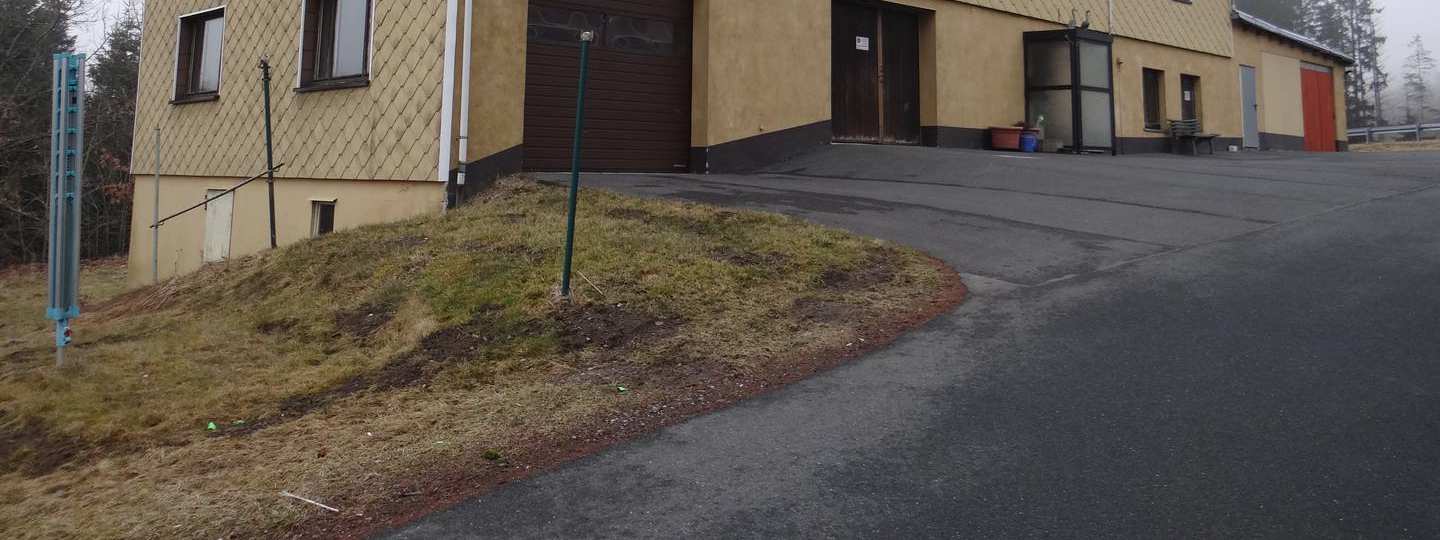 Seitenansicht — Unbekannt in Tettau-Langenau, Am Berg 19