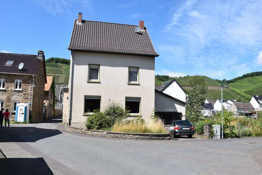 Außenansicht vorne — Einfamilienhaus in Dernau, Bachstrasse 2