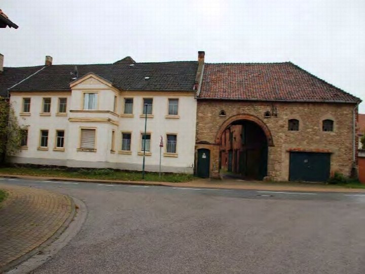 Außenansicht vorne — Mehrfamilienhaus in Oschersleben, Friedensstraße 20