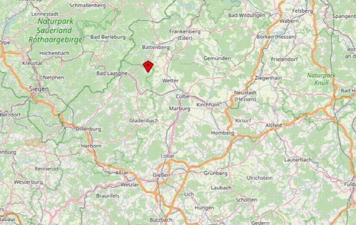Karte mit rotem Marker bei Engelbach, 35216, Pferdsbach 9, im Naturpark Sauerland-Rothaargebirge, Lage zwischen Bad Laasphe und Wetter