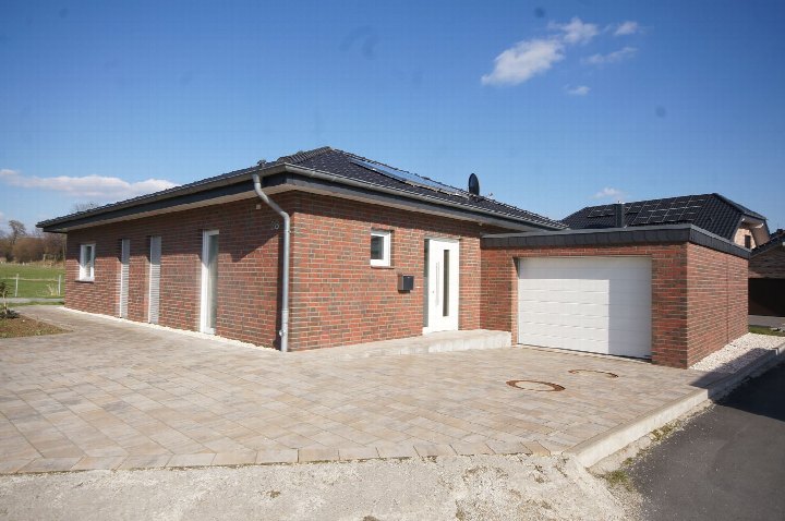 Garage/Stellplatz — Einfamilienhaus in Altenbeken, Lünener Straße 66 a